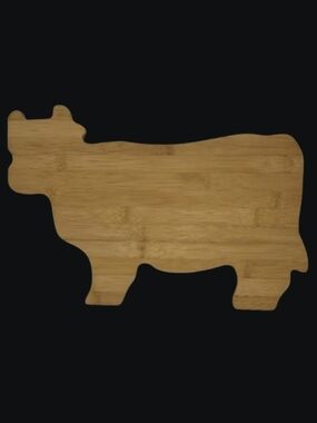 NIB-COW SHAPED BAMBOO CUTTING BOARD & SERVING TRAY